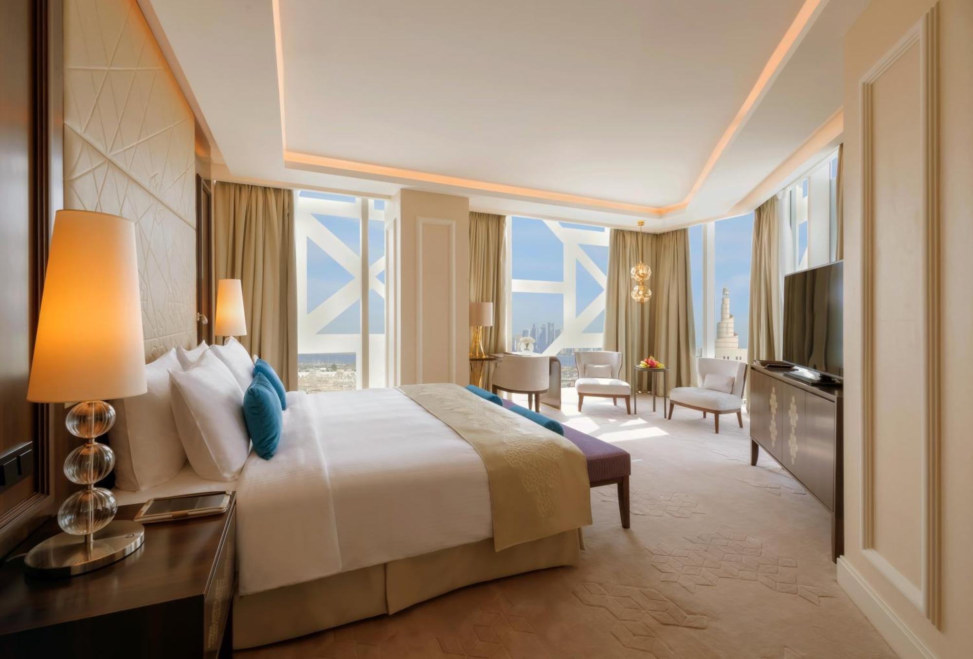 Отель Shaza Доха Экстерьер фото A bedroom at the hotel