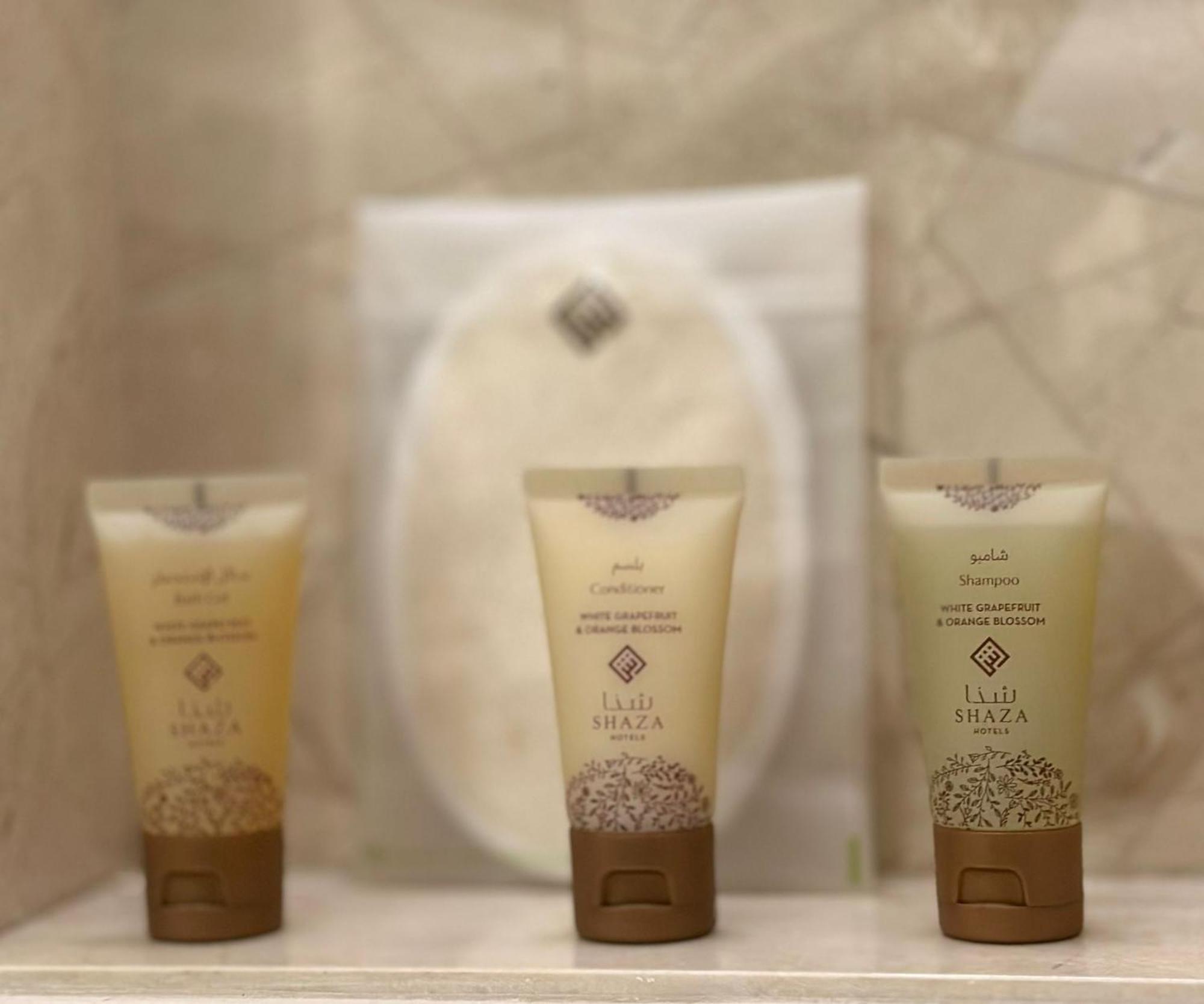 Отель Shaza Доха Экстерьер фото A selection of spa products